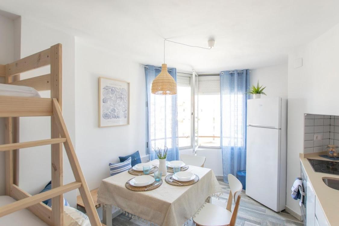 Apartbeach La Brisa Y Frente Playa La Pineda Eksteriør billede
