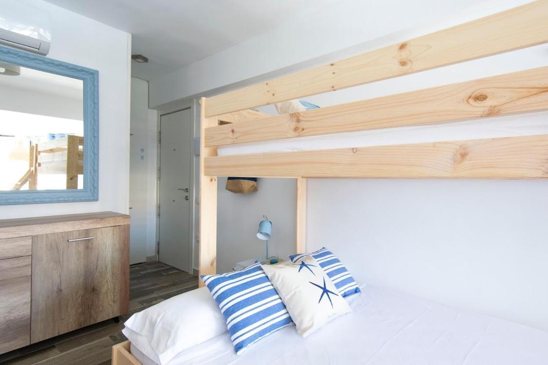 Apartbeach La Brisa Y Frente Playa La Pineda Eksteriør billede